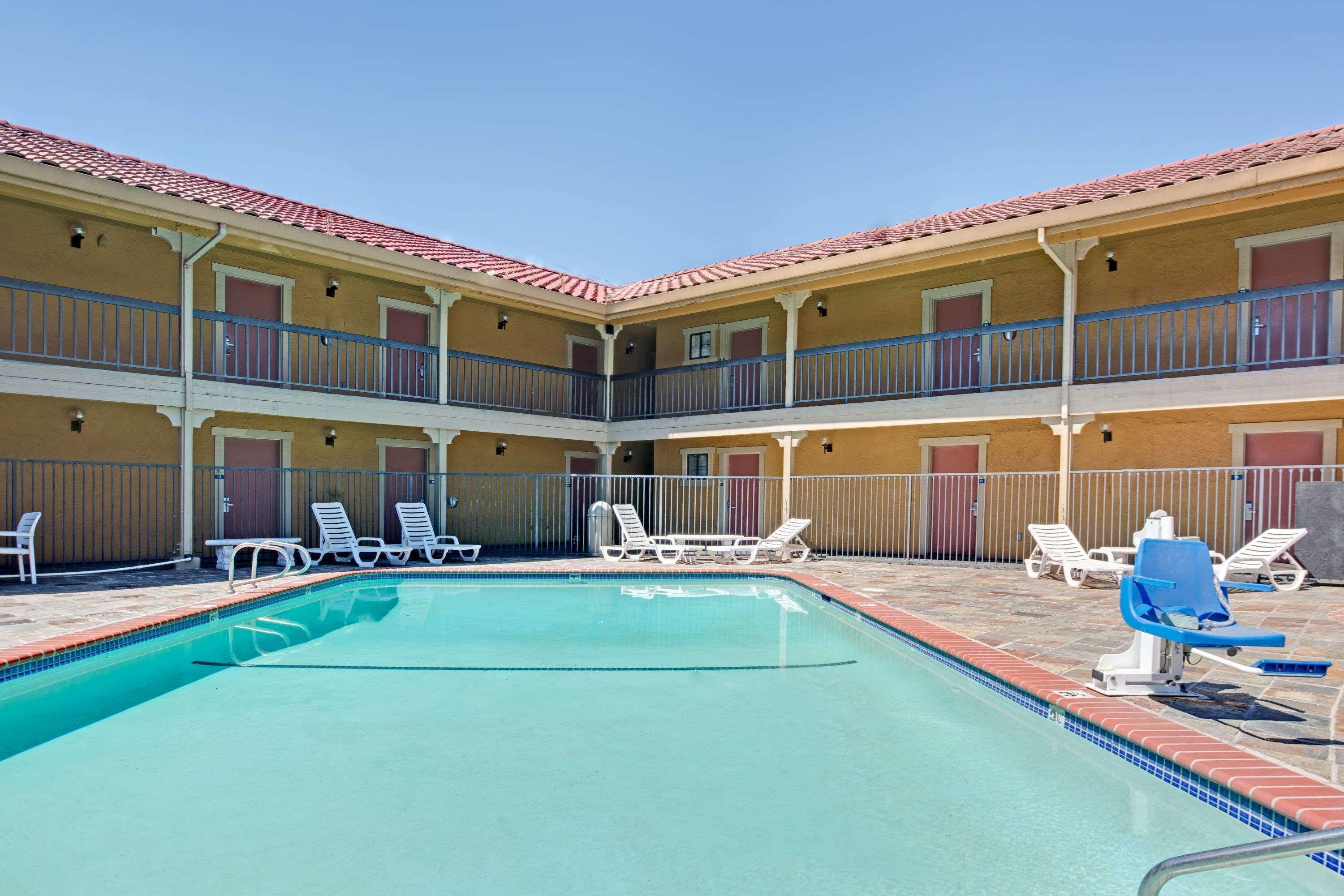 Days Inn By Wyndham San Jose Convention Center Екстериор снимка