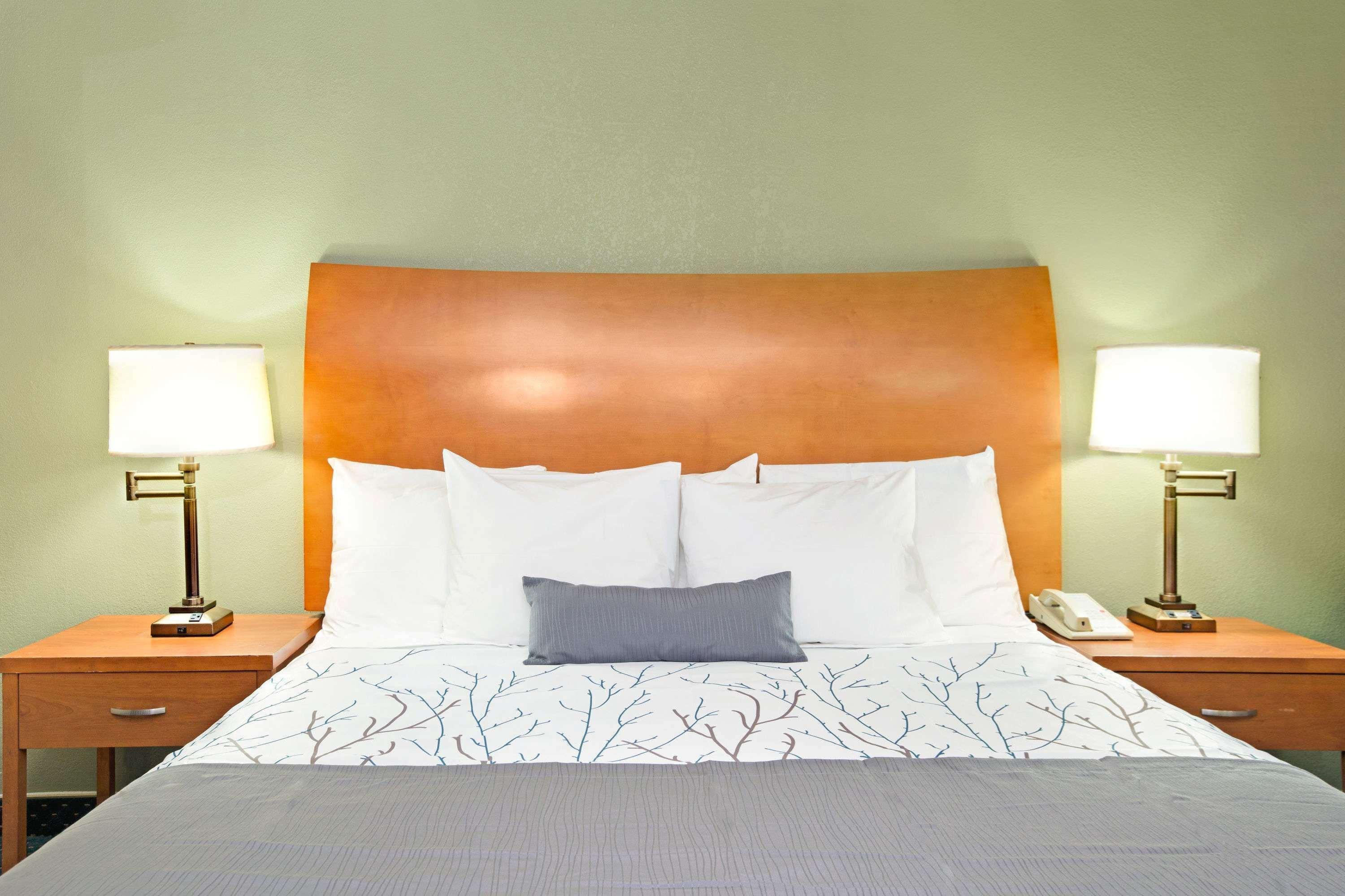 Days Inn By Wyndham San Jose Convention Center Екстериор снимка