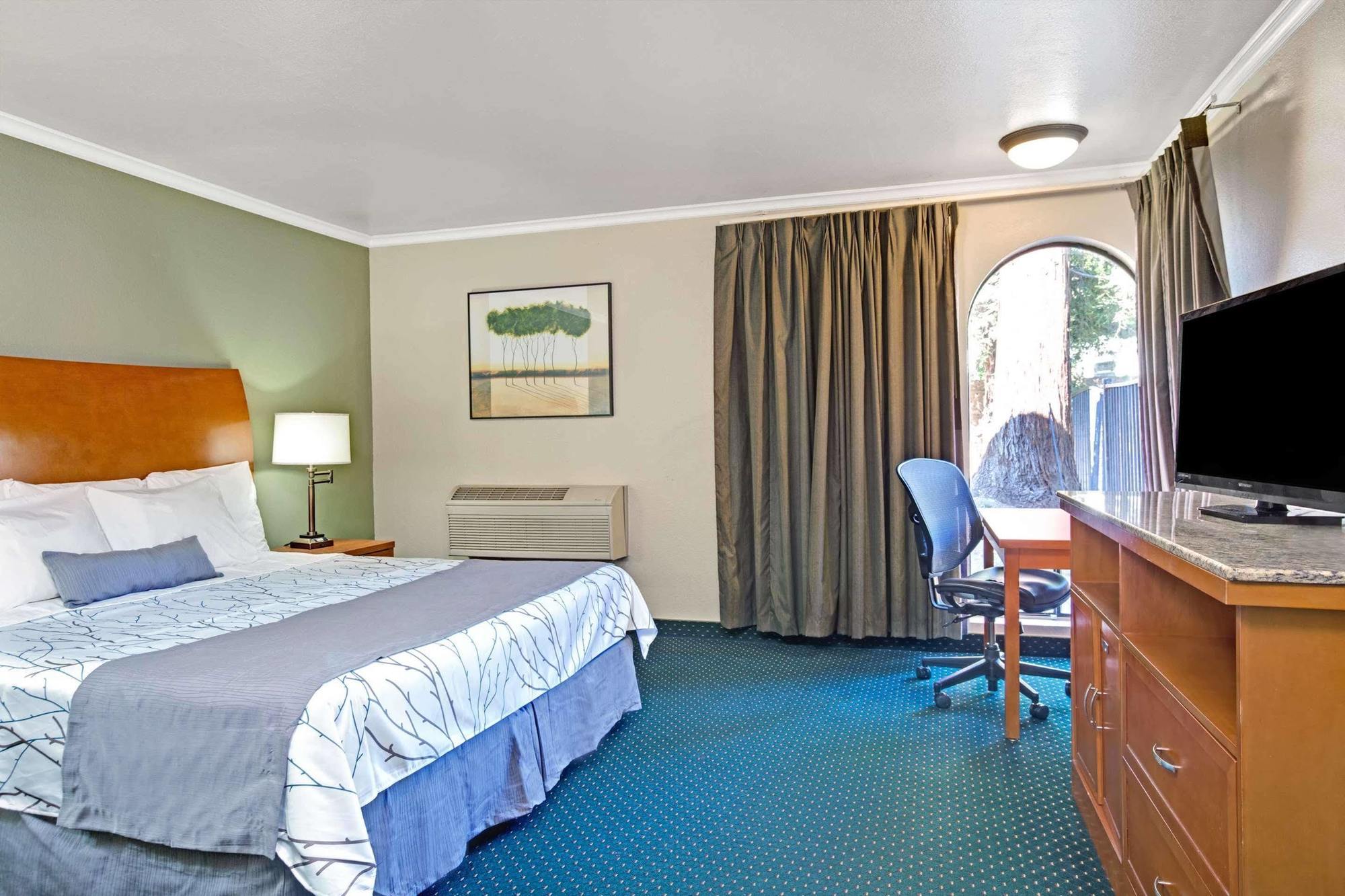 Days Inn By Wyndham San Jose Convention Center Екстериор снимка